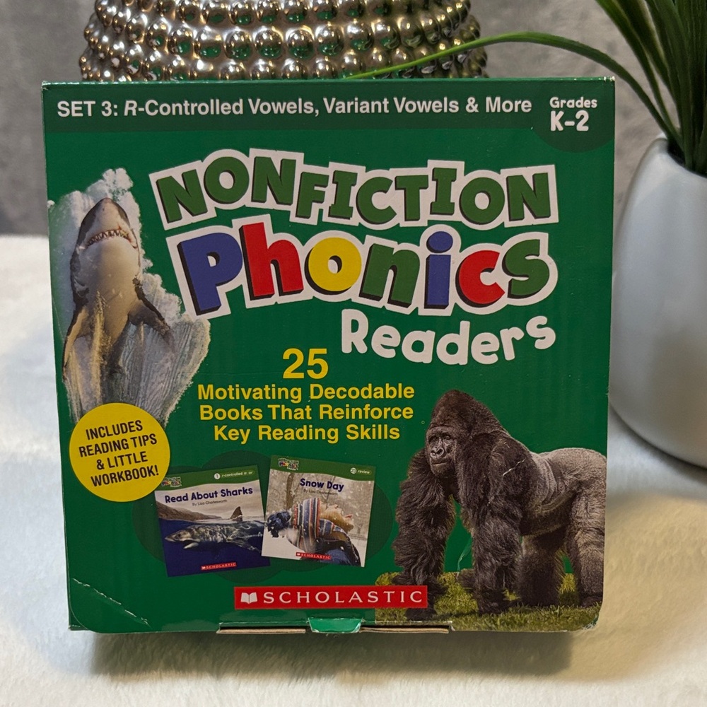 Scholastic Nonfiction Phonics Readers - Green and Red